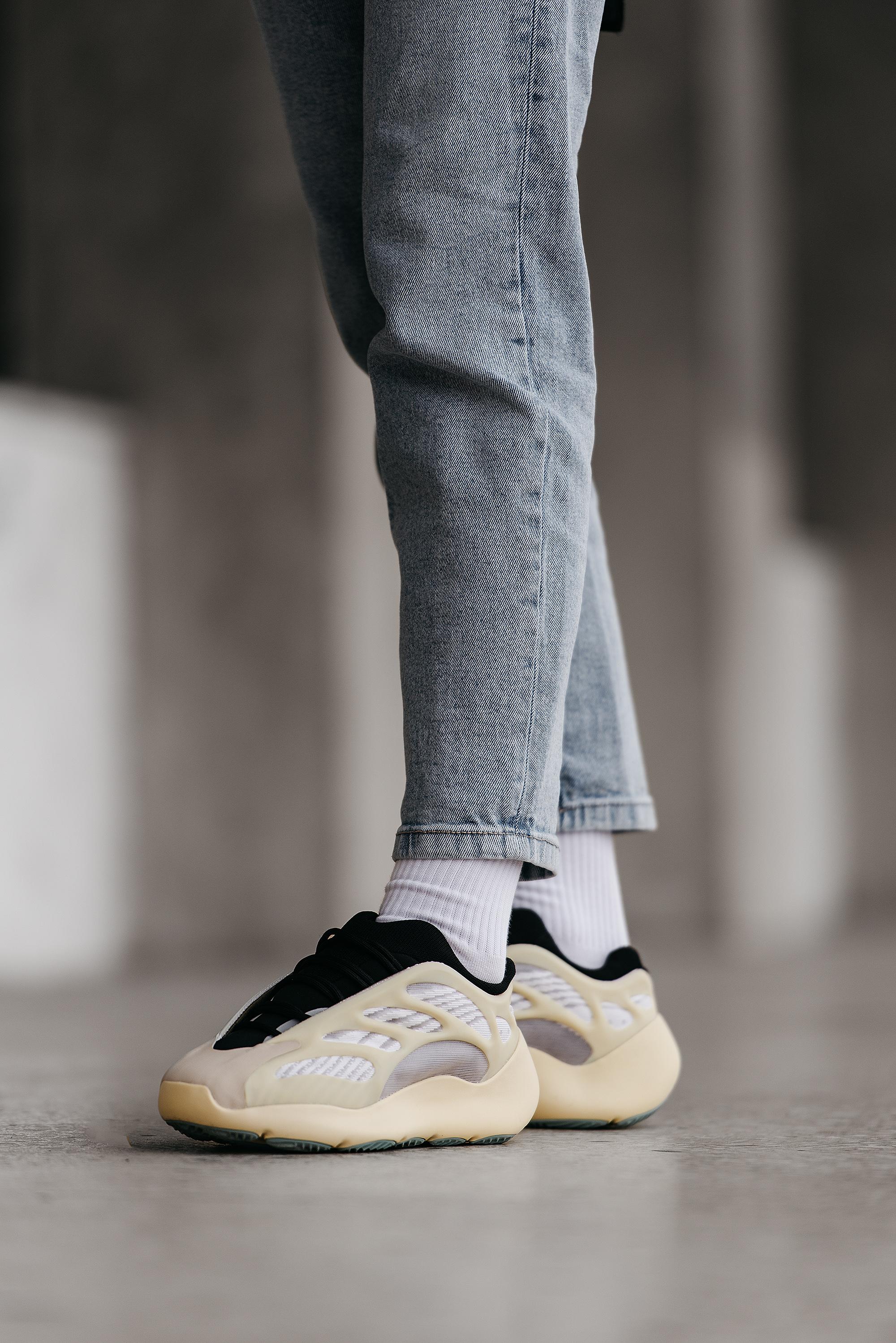 Adidas Yeezy 700 V3 Azael - изображение 9