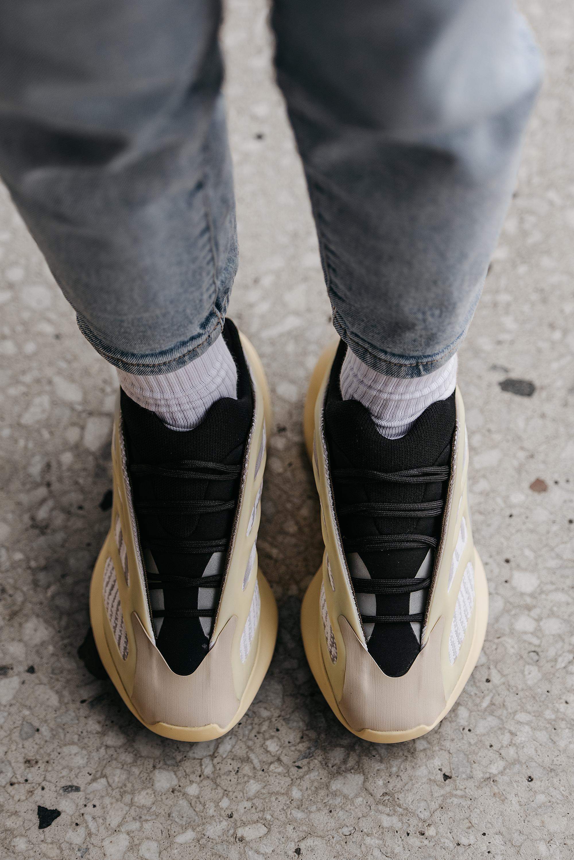 Adidas Yeezy 700 V3 Azael - изображение 2