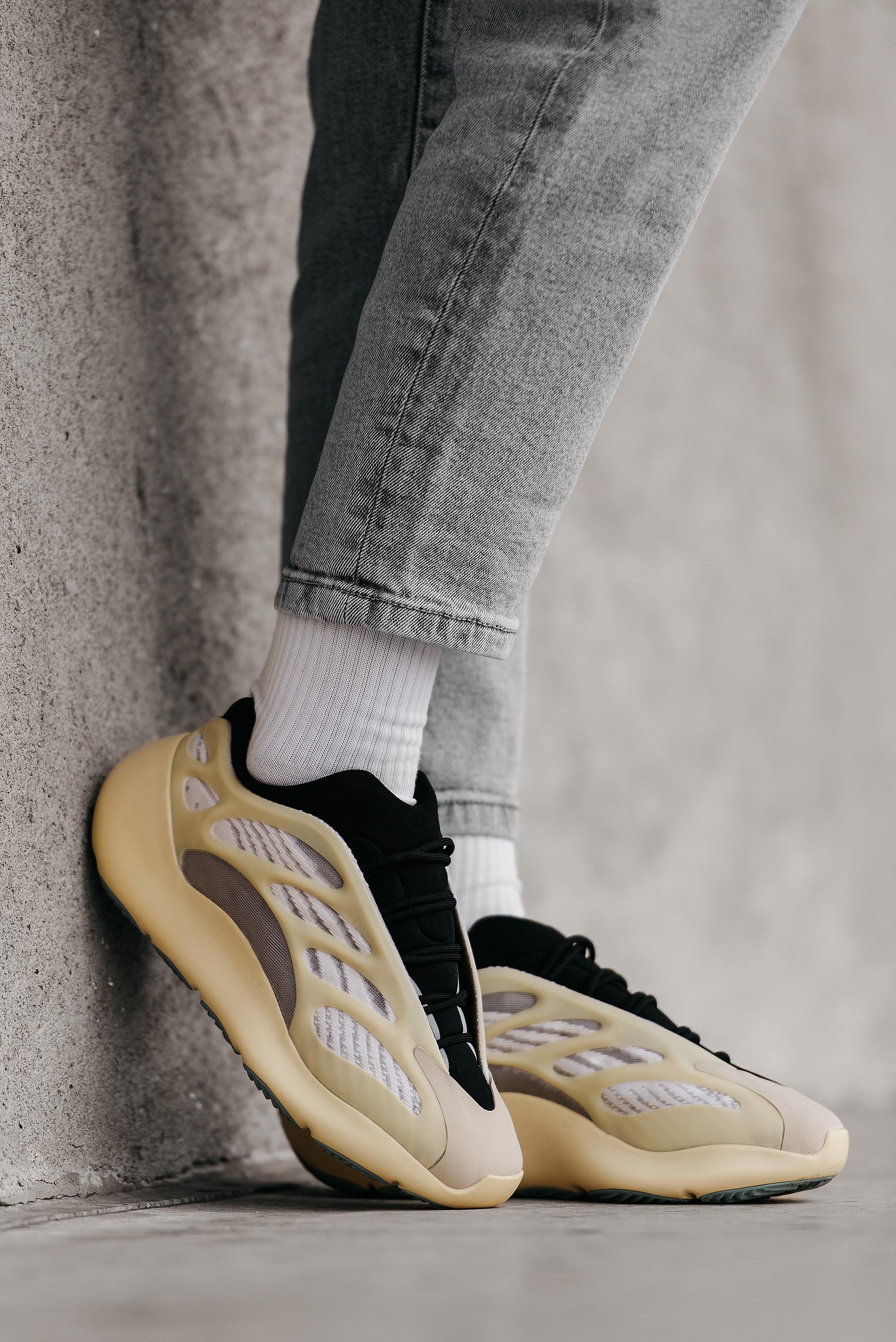 Adidas Yeezy 700 V3 Azael - изображение 3