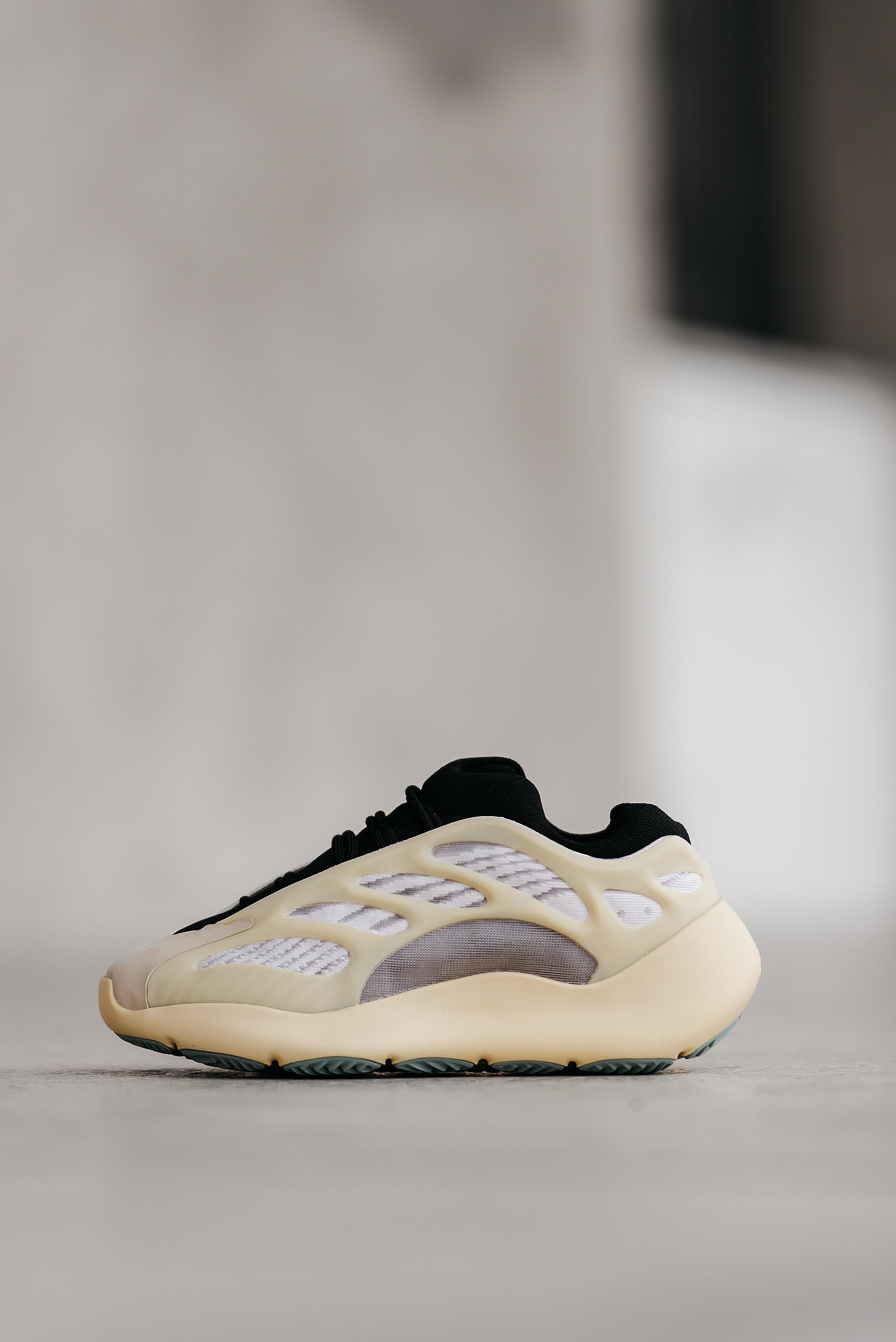 Adidas Yeezy 700 V3 Azael - изображение 4