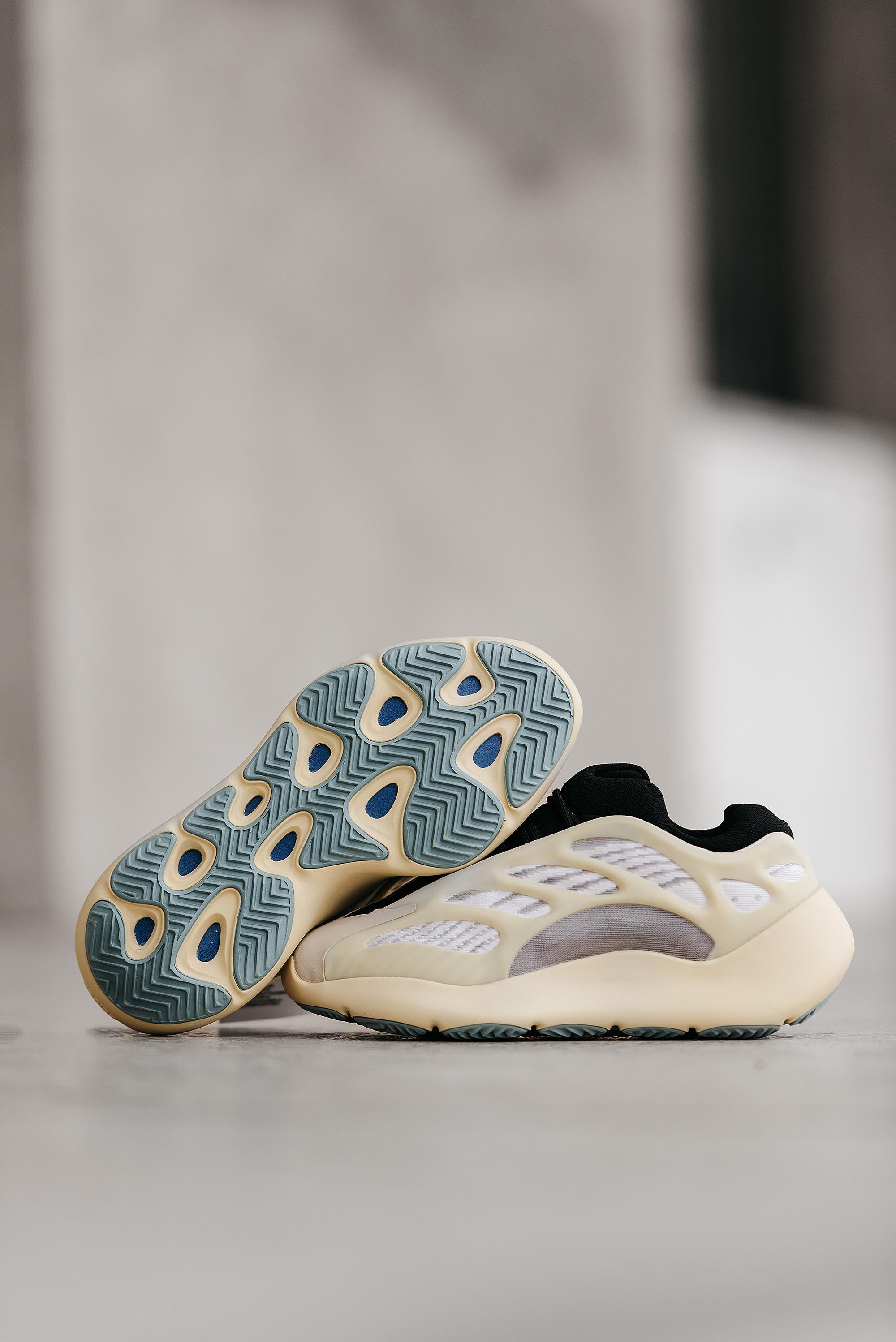 Adidas Yeezy 700 V3 Azael - изображение 5