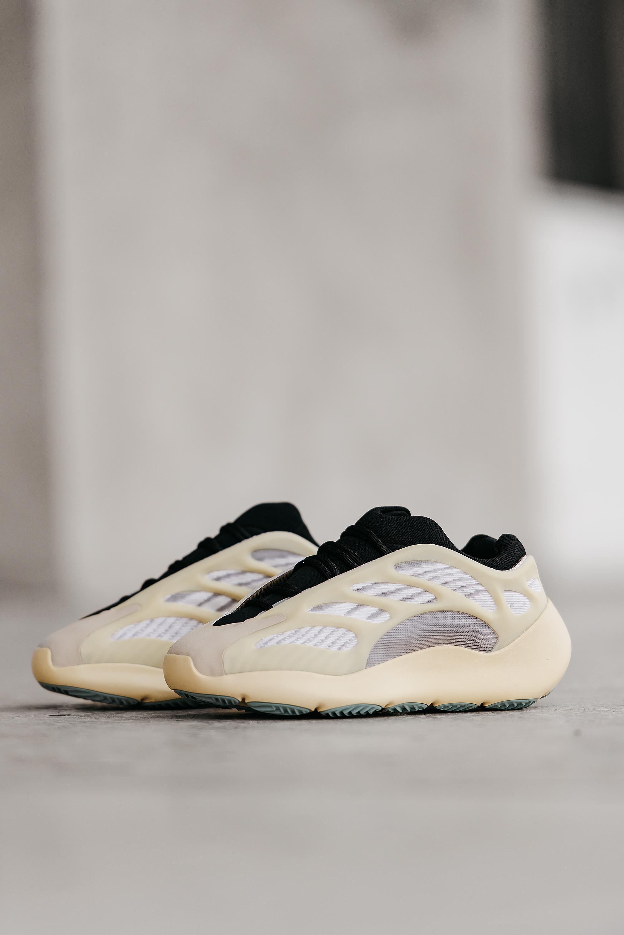 Adidas Yeezy 700 V3 Azael - изображение 6
