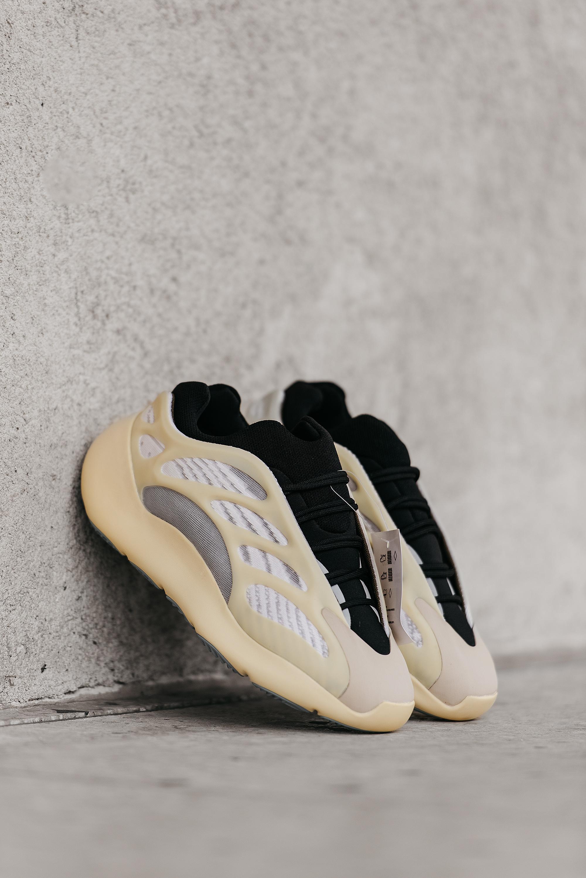 Adidas Yeezy 700 V3 Azael - изображение 7