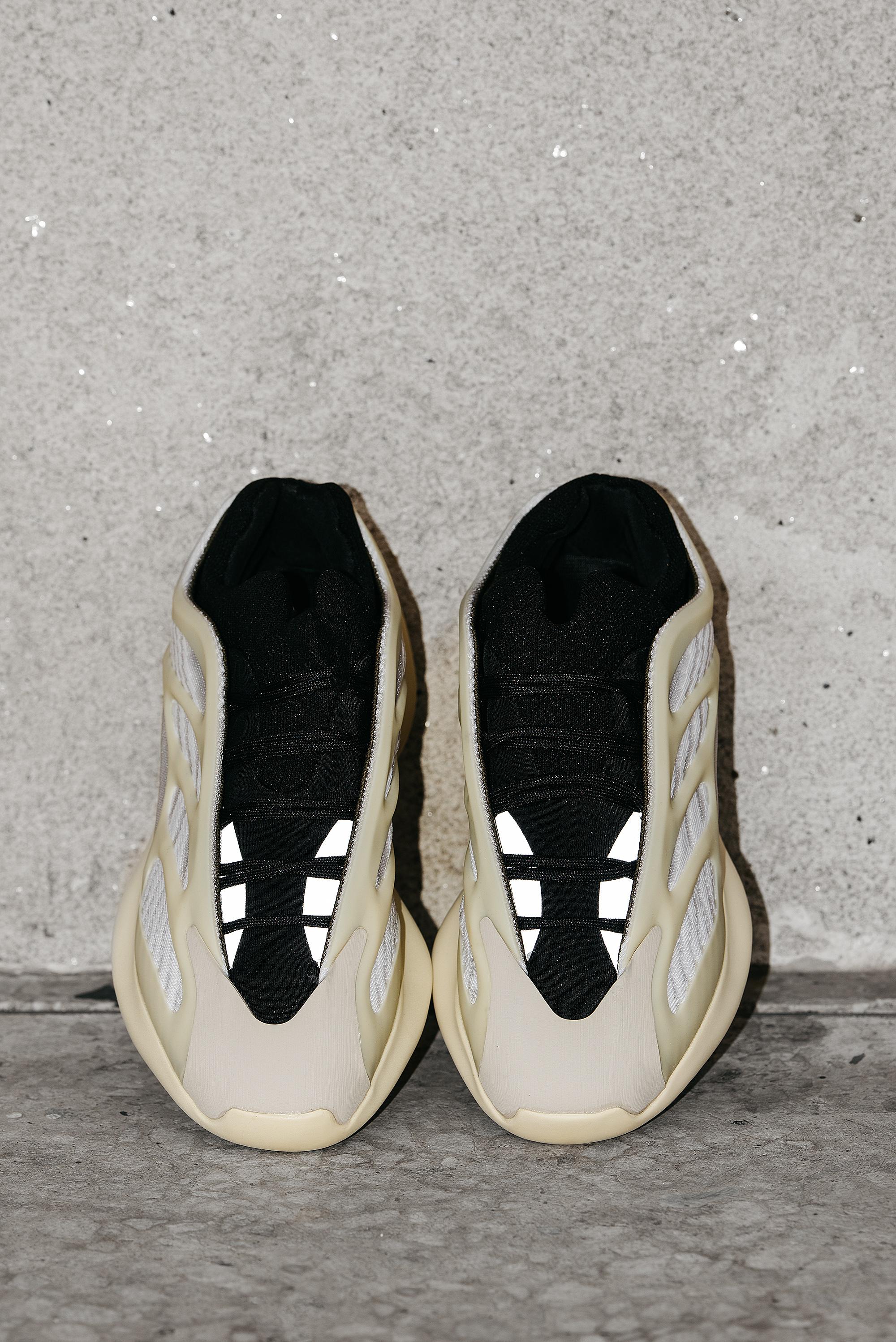 Adidas Yeezy 700 V3 Azael - изображение 8