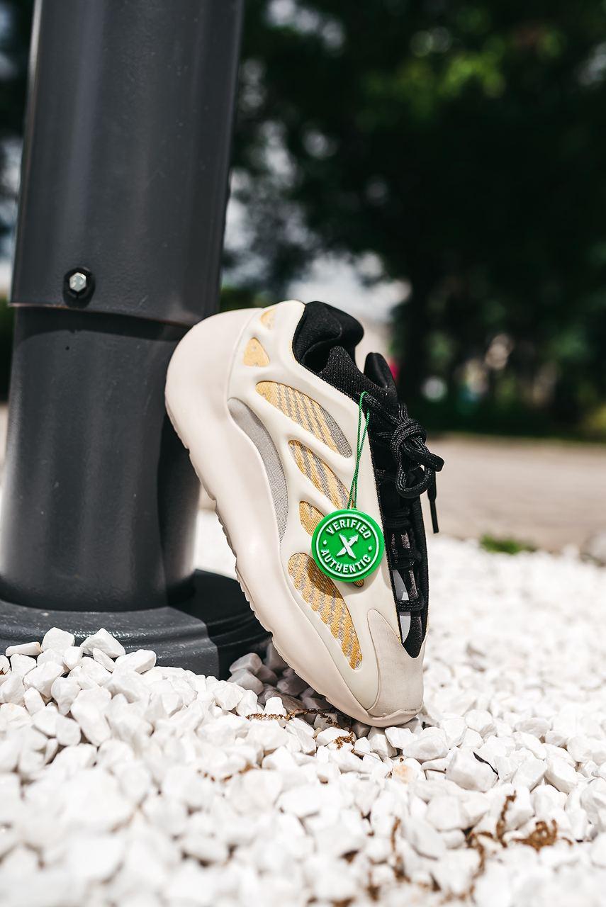 Adidas Yeezy 700 V3 Safflower - изображение 5