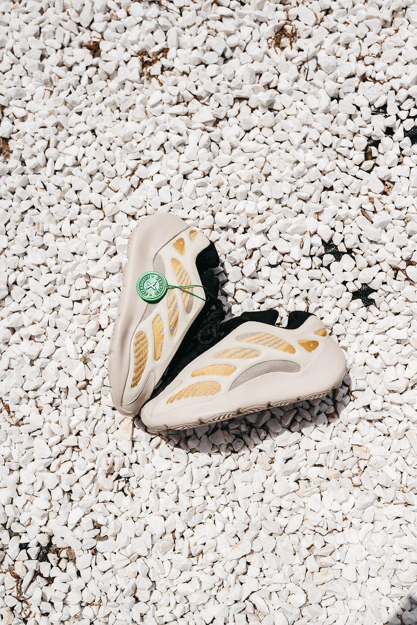 Adidas Yeezy 700 V3 Safflower - изображение 6