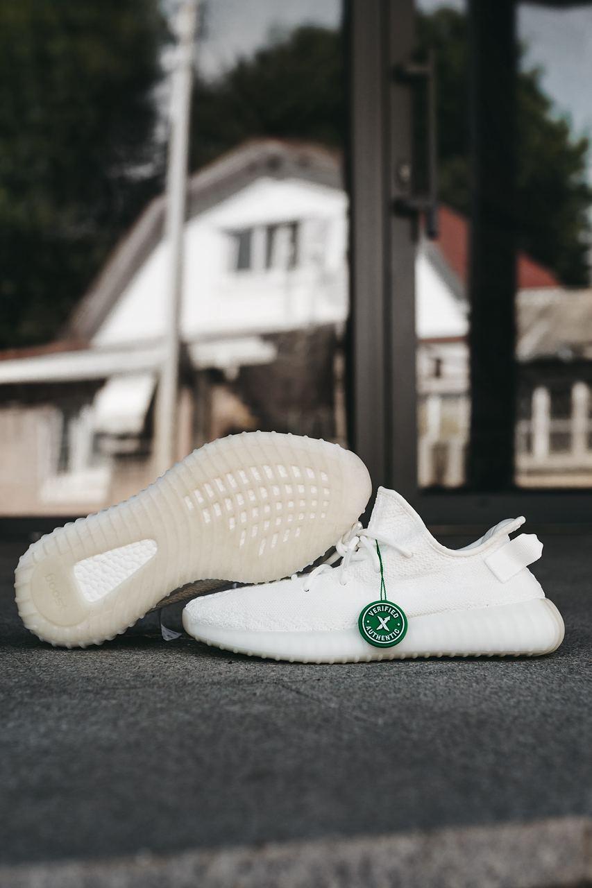 Adidas Yeezy Boost 350 v2 White (Triple White) - изображение 3