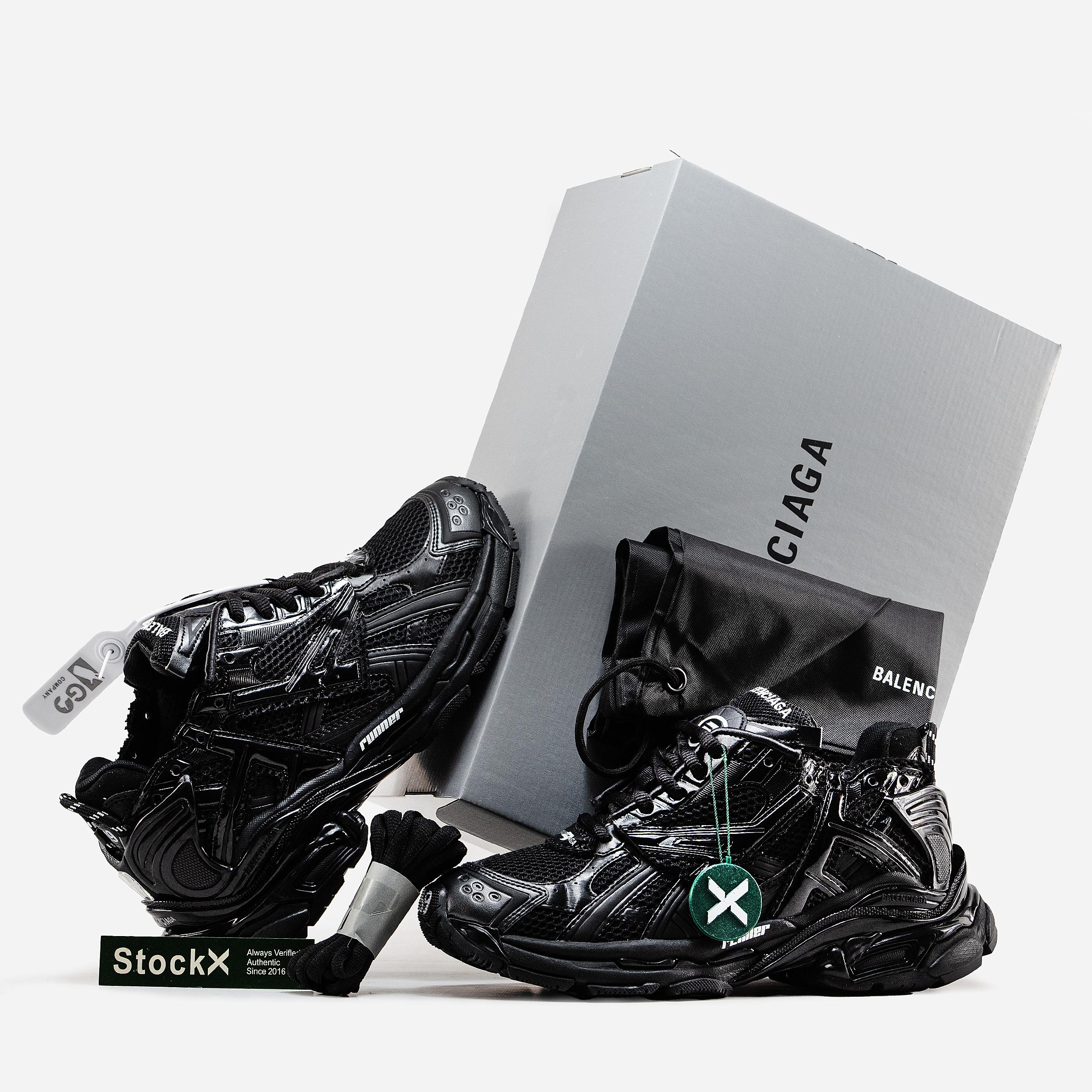 Balenciaga Runner "Triple Black" - изображение 3