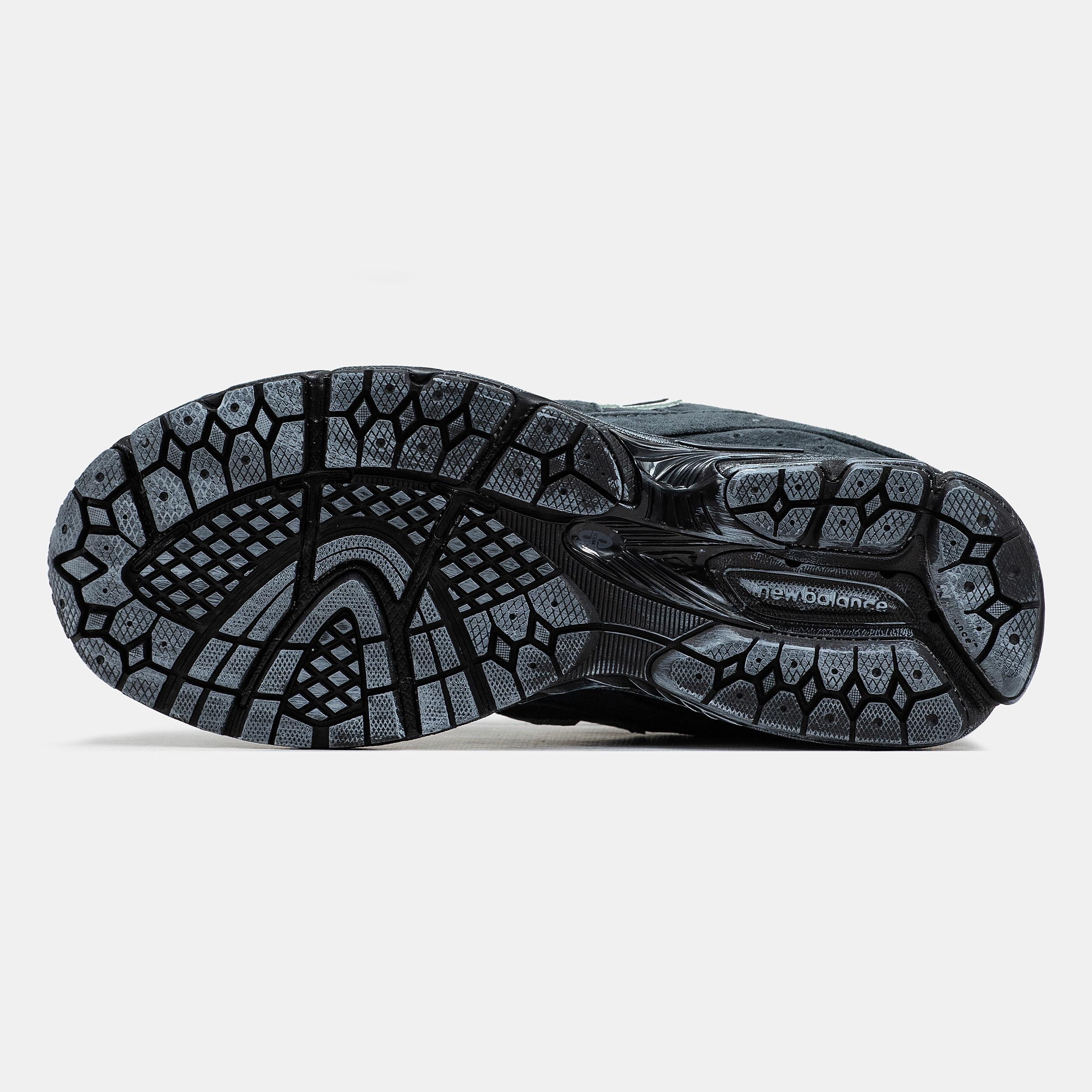 New Balance 2002R Triple Black Reflective - изображение 1