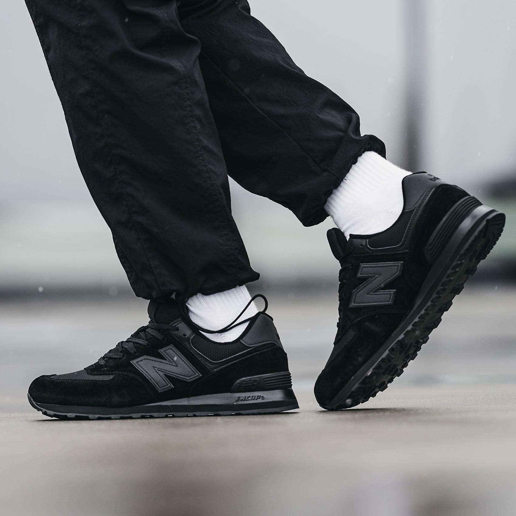 New Balance 574 Triple Black