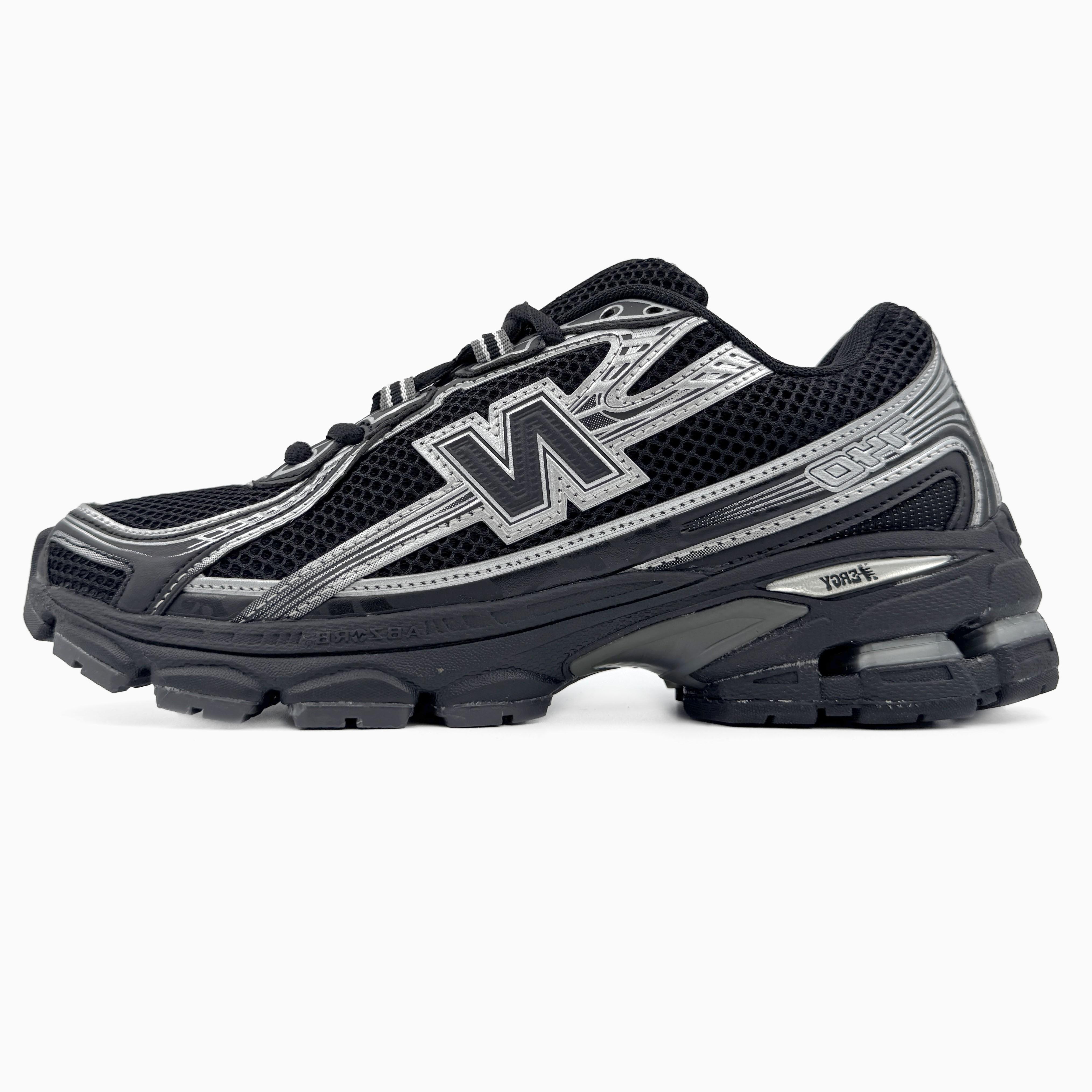 New Balance 740 Black Silver