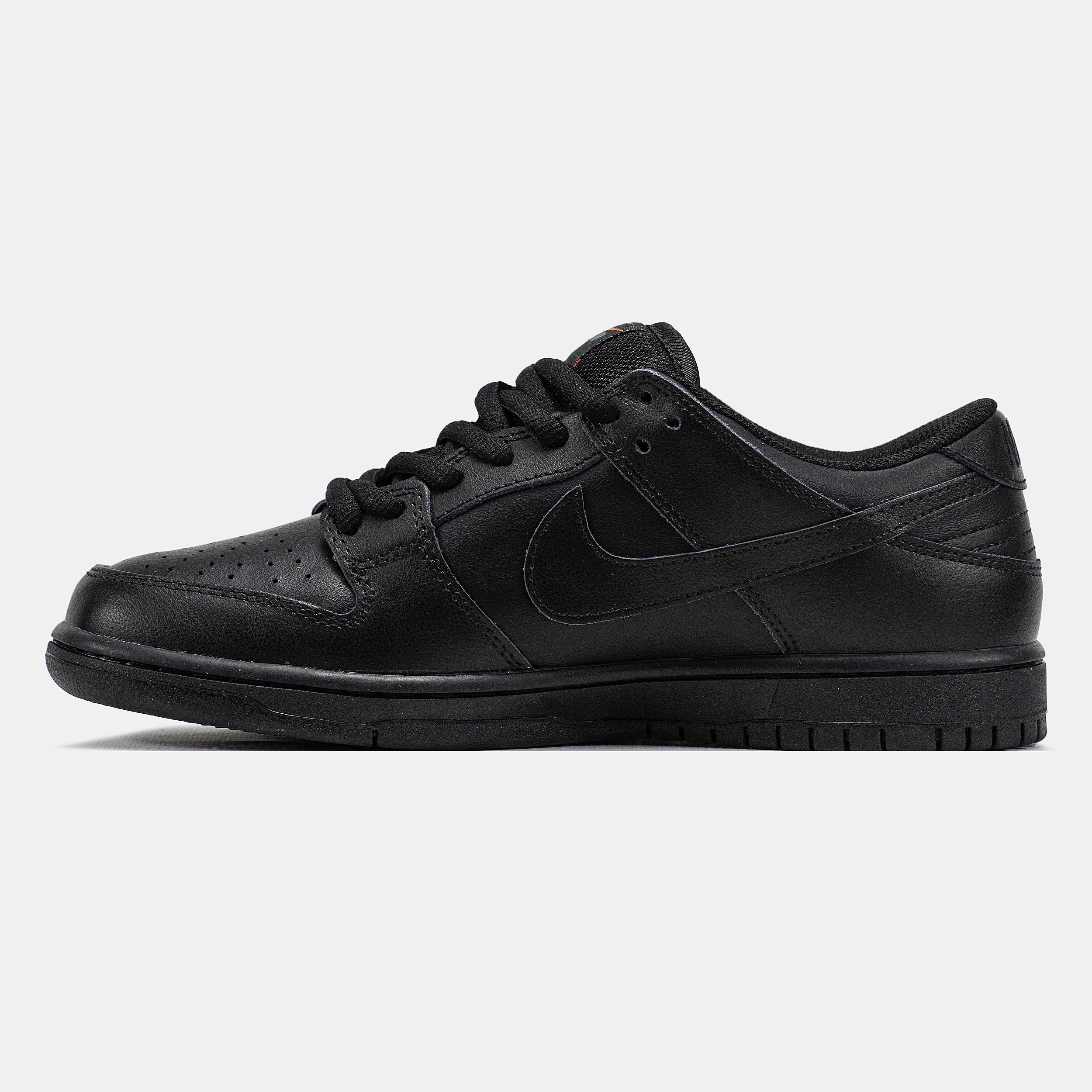 Nike SB Dunk Low Triple Black Leather - изображение 2