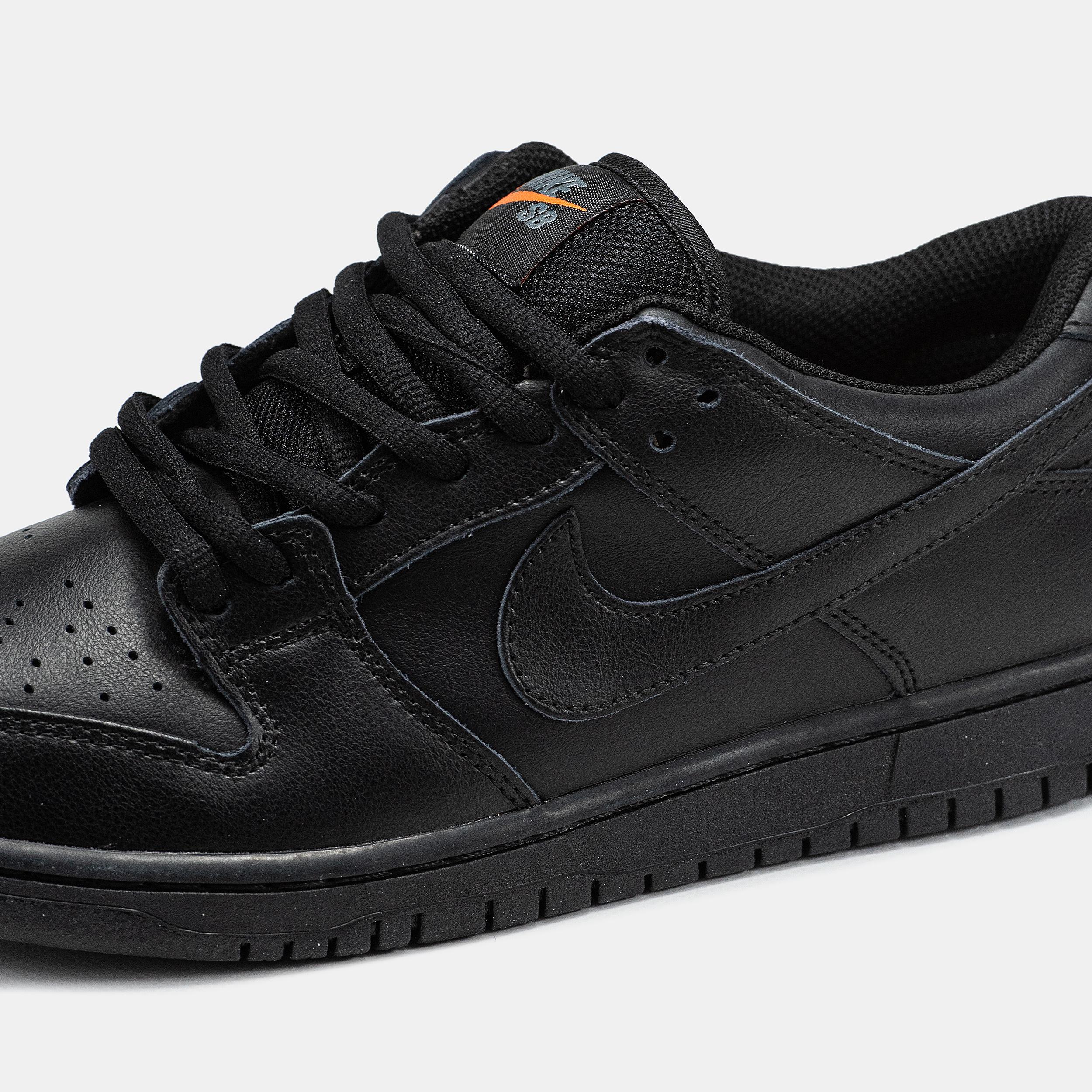 Nike SB Dunk Low Triple Black Leather - изображение 8