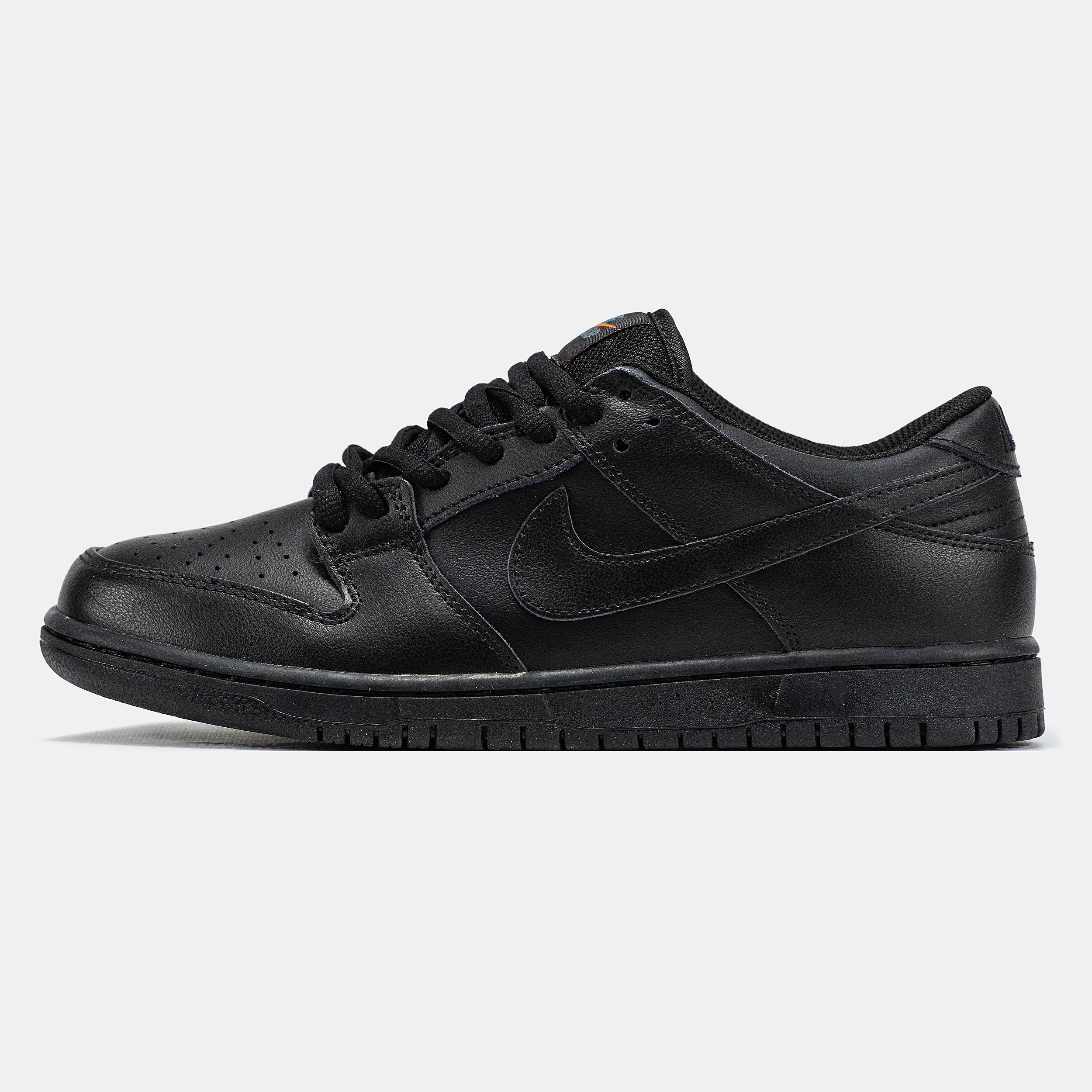 Nike SB Dunk Low Triple Black Leather